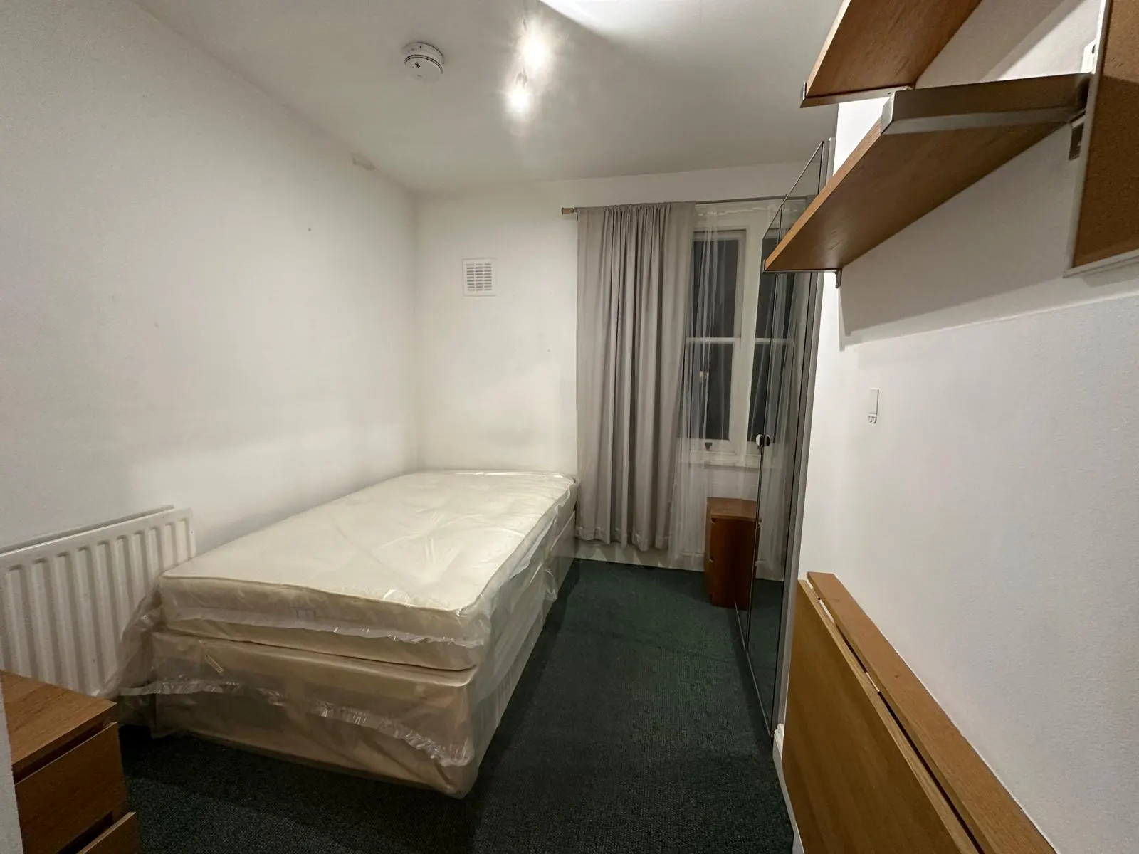 Double room near SURREY QUAYS